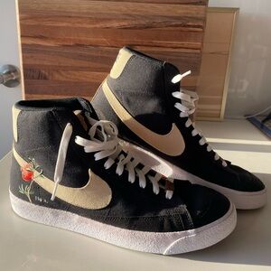 Nike Mid ‘77 Blazer ‘Pomegranate’